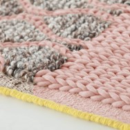 detail 1 pink-rhombus rug