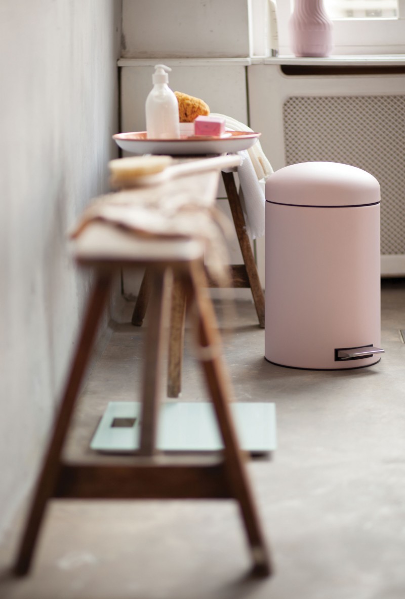 brabantia mineral pink in the bathroom 2