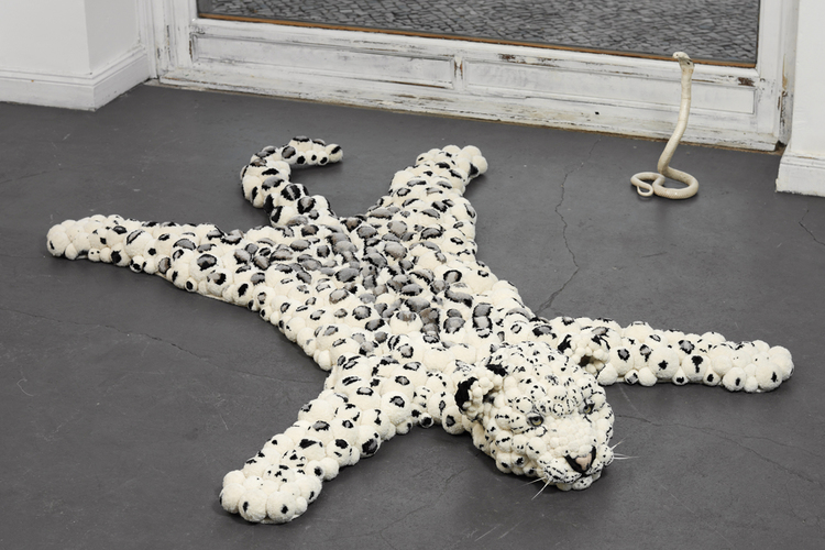 MYK-Berlin snow leopard carpet